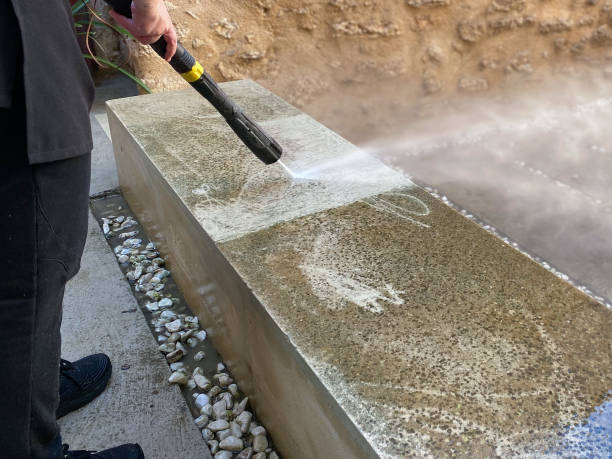 Best Deck Cleaning Services  in Breckenridge, MI